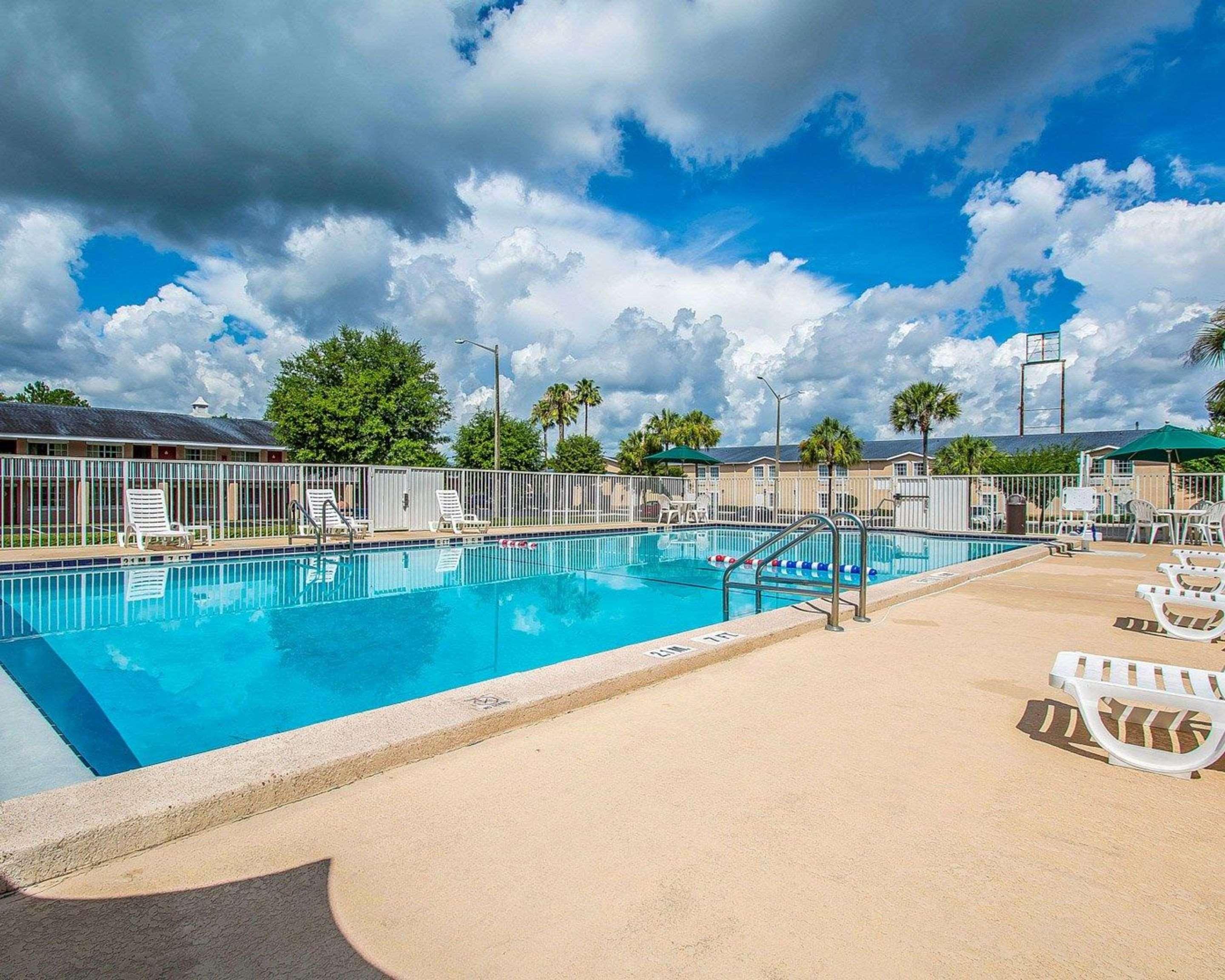 Rodeway Inn Gainesville - University Area Exterior photo
