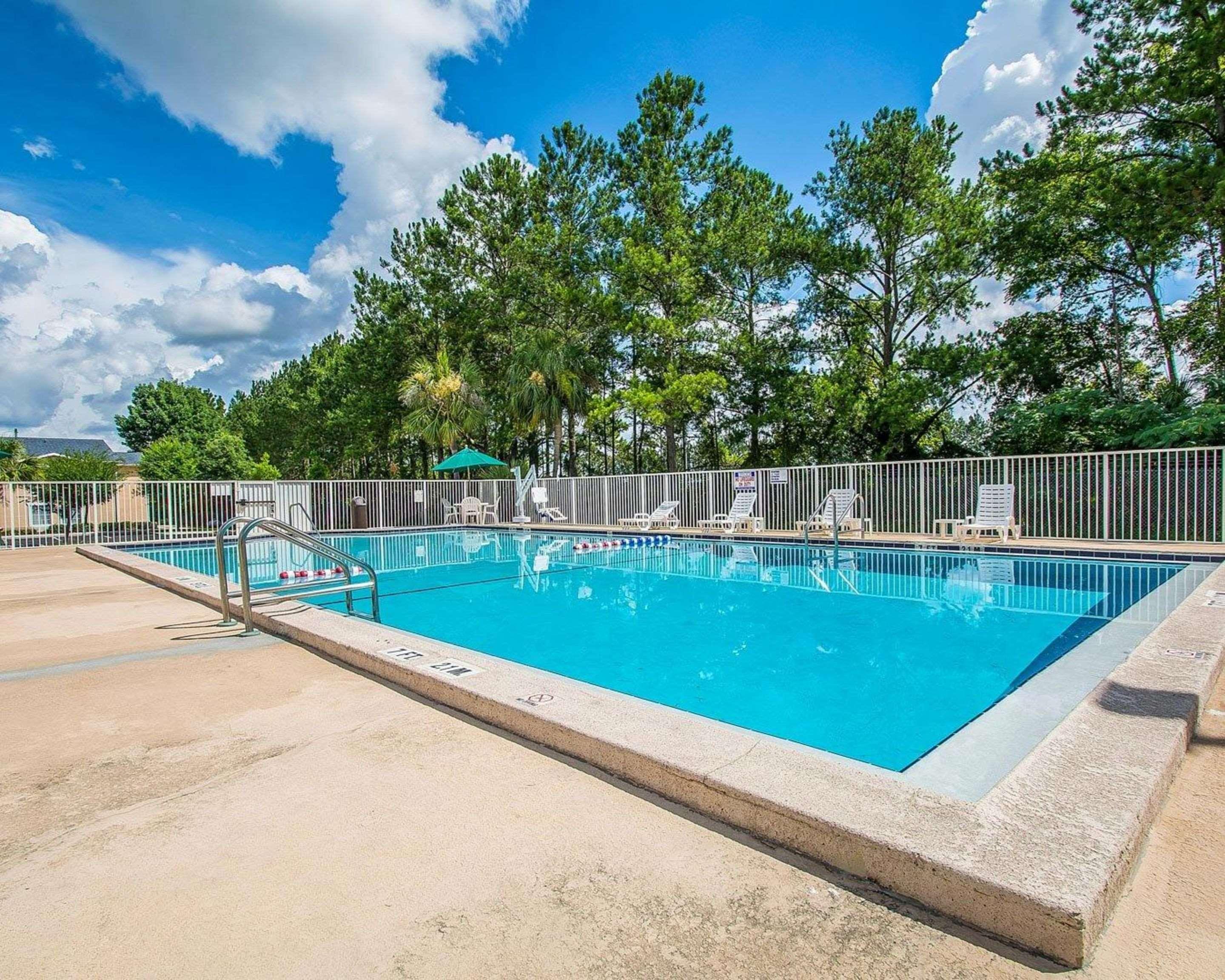 Rodeway Inn Gainesville - University Area Exterior photo